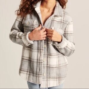 Abercrombie & Fitch Women's Cream and Gray Teddy Jacket